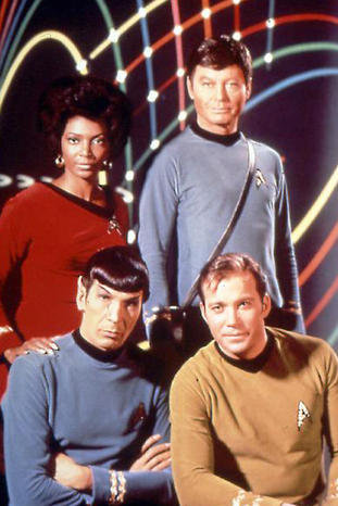 Uhura, Pille, Spock und Kirk